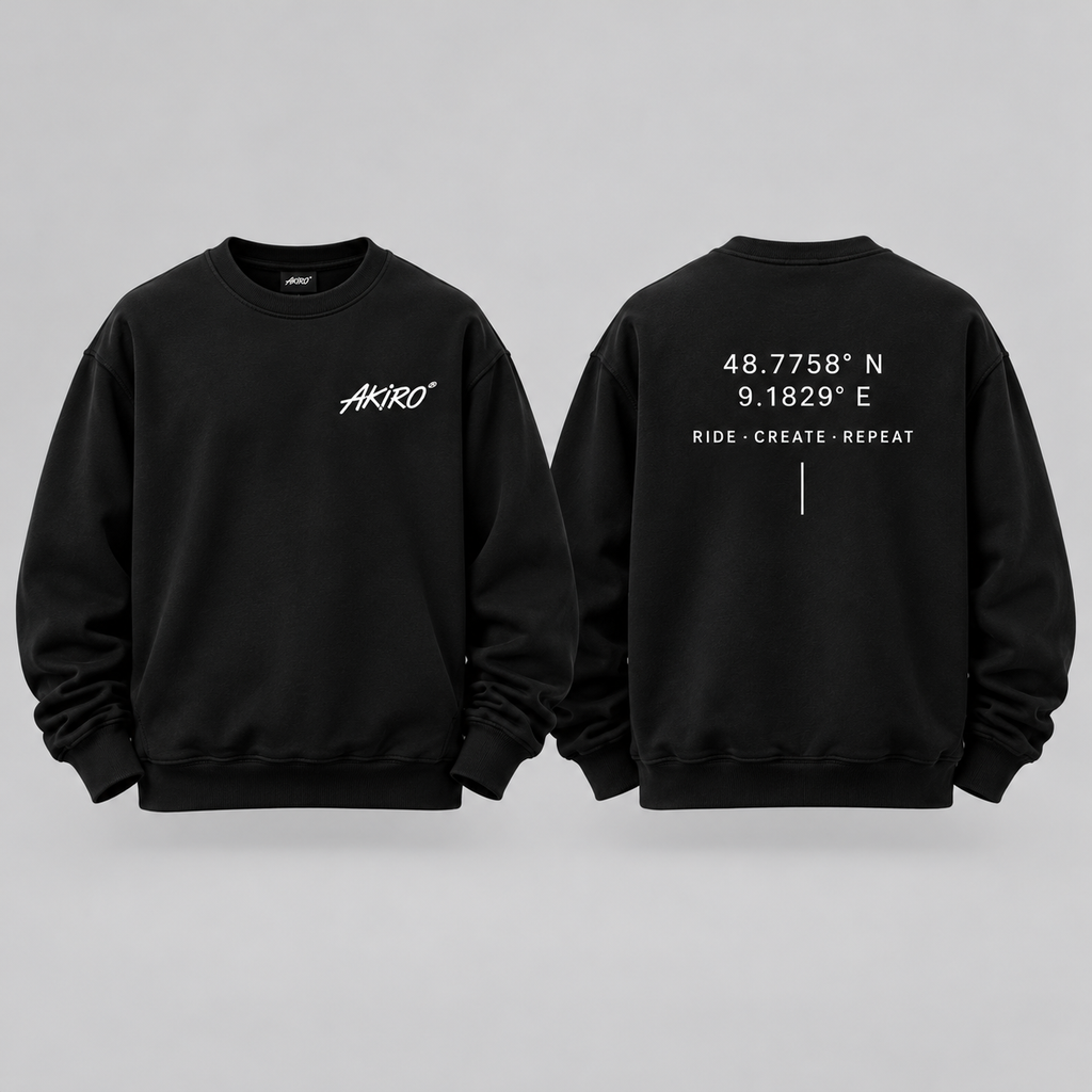 AKIRO – Script Small Oversized Sweatshirt